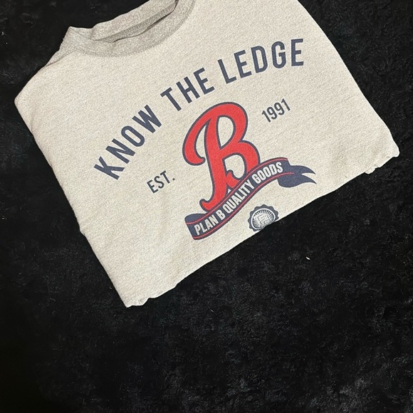 Plan B crew neck W/ kangaroo pouch - Picture 5 of 5